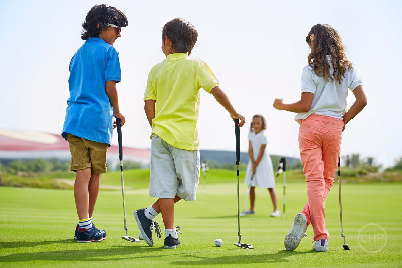 Do you enjoy playing sports. Дети в гольфах. Дети играют в гольф. Гольф детский. Гольф для дошкольников.